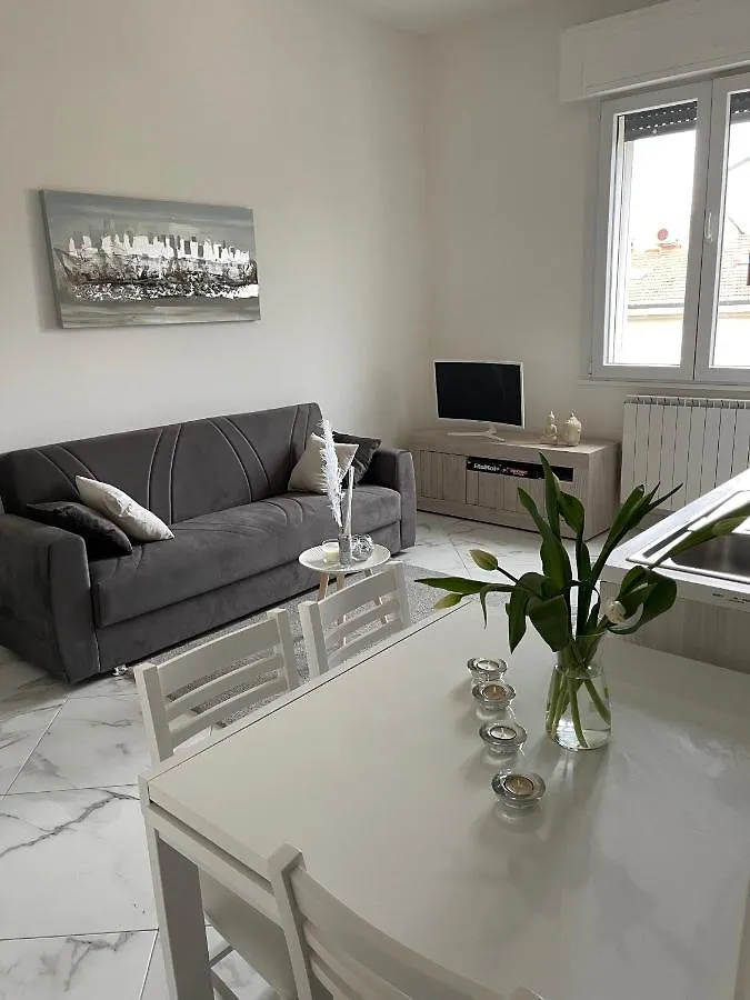 Affitta Camere Tra Mari E Monti Cecina  Apartament